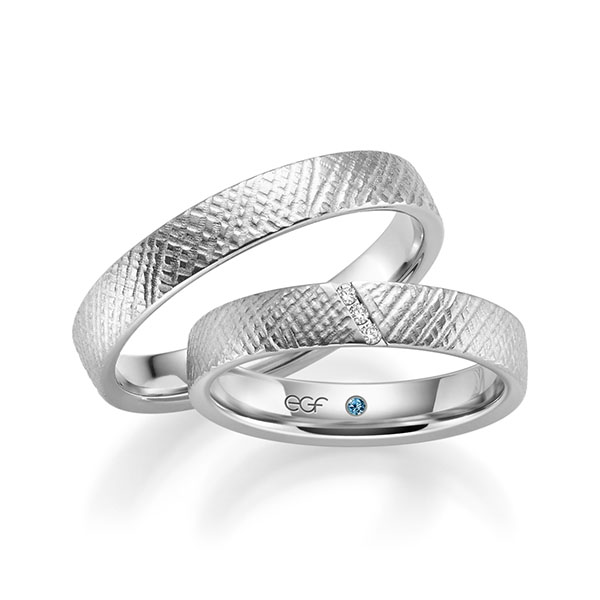 trouwringen-tr0591-witgoud TR0591 model met gravering in 4 mm
