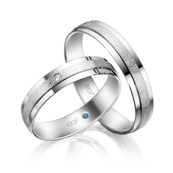 trouwringen-tr0807-witgoud TR0807 model in glans en ijs mat wit 4,5 mm