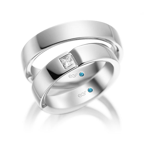 trouwringen-tr0822-witgoud TR0822 model in glad glans wit 5 mm